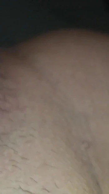 Ключевой момент из "Член глубоко в моей пизде. Он так хорошо трахается. Я обожаю его кримпай"