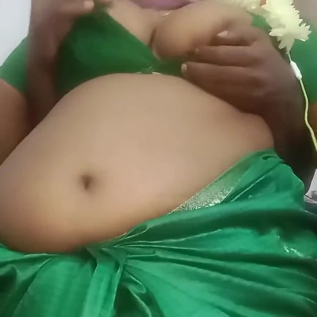 Тамильская горячая домохозяйка тайно трахает бывшего бойфренда