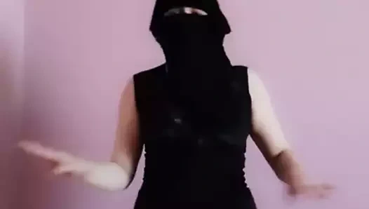 Sıcak Arap Müslüman dansı