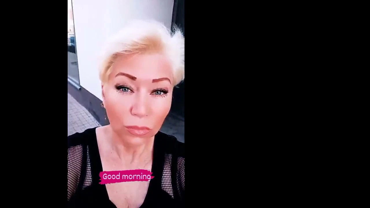 Why does a woman need a mouth? )) (2)