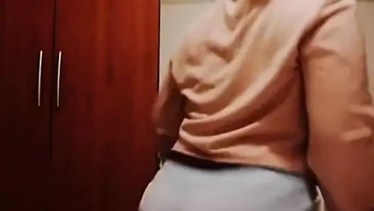 Une bonne salope en short