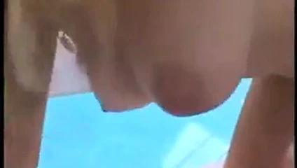 Amatör sarışın bebek havuzda becerdin