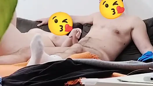Tombul beyaz kız yarak emiyor
