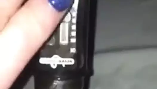 Oyuncağıyla oynamayı çok seviyor...