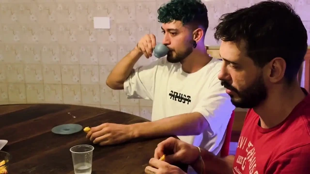 Toplumda Heteroseksüel, Poposu Liberal