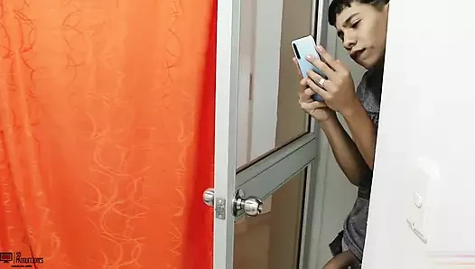 Çift odalarında sert sikişiyor - amatör seks - İngilizce porno