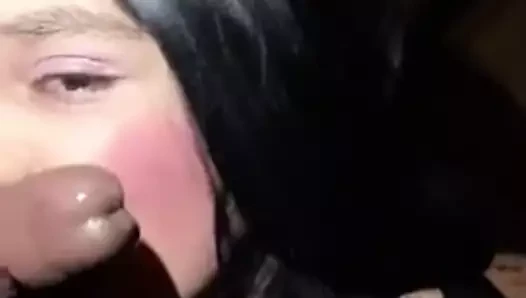 Kadın kılıklı bailey büyük zenci emiyor