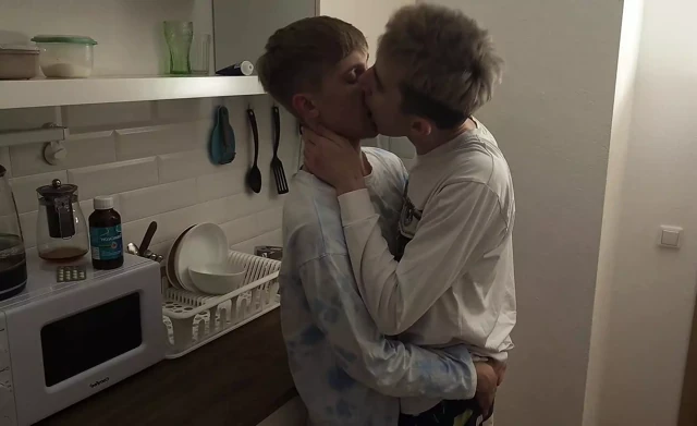 İki ikizin tatlı seksi
