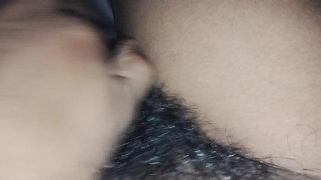 Gece geç saatlerde çok sert mastürbasyon videosu ve çok büyük ve ateşli yarak sert.