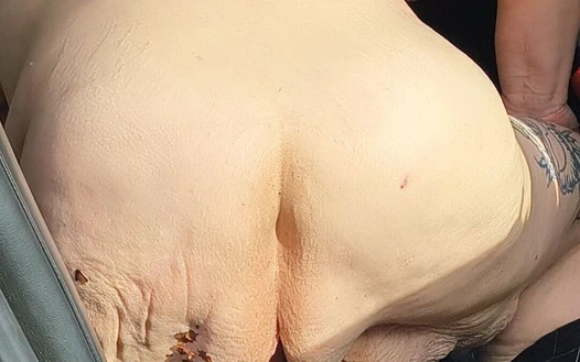 Üstte o büyük memeli yarağın üstüne zıplamayı bırakma