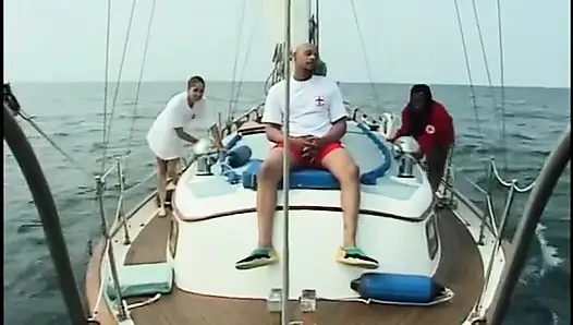 Siyah piç siyah amcıklarını sikiyor