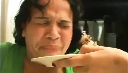 Allissa ile tükürme kahvaltısı