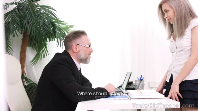 Tatlım zor bir sınavı geçmenin ve aynı anda zevk almanın bir yolunu buluyor