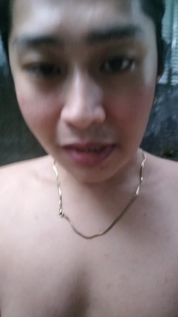 Я обнаженная за пределами дома