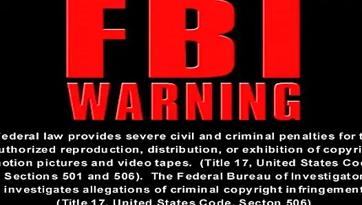 Azgın nine oyuncaklarla damlayan amcığı yiyor