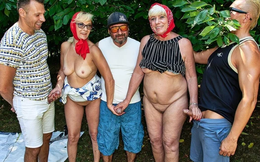 Olgun anal sikiş partisi