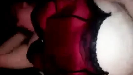 lanet benim karım ile ona oyuncak