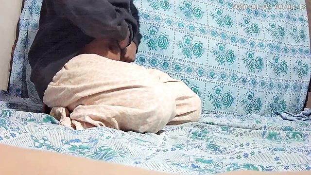 Indian dasi boy handjob in the park 28655