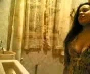 Ateşli arap amatör seksi bir şov yapıyor