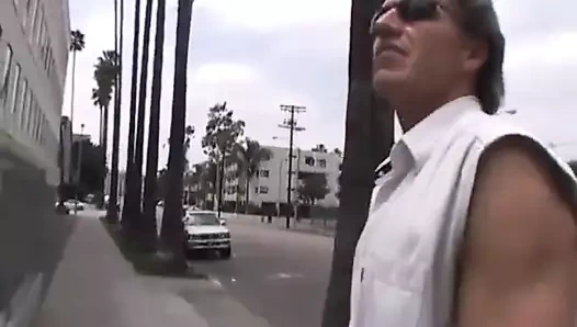 Olgun becerdin tarafından küçük adam