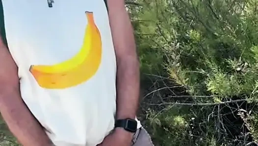 Halka açık otoparkta mastürbasyon yapıyor