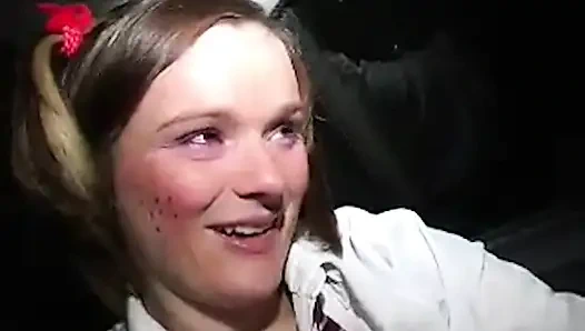 Küçük Liseli Kız Domalıyor