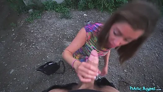 Kamu görevlisi - Elisa Tiger otoyolun altında domalarak sikişmeyi seviyor