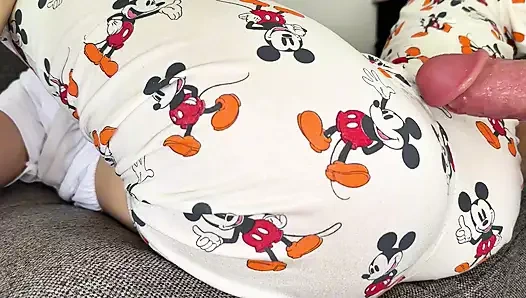 Büyük yarakla azdırıyor sikişiyor damlayan ıslak amcık genç 18 yaşındaki yakın çekim