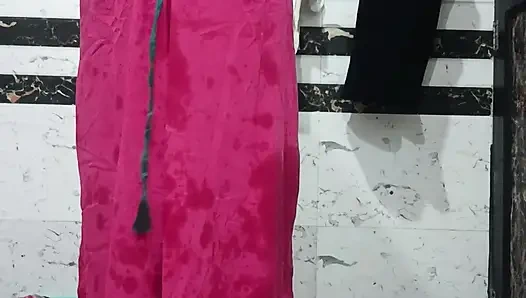 Priya bhabi seksi banyo gösterisi