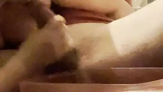 Bu kaltağın en iyi yaptığı şey sik emmek!