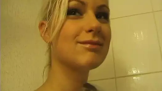 Çek Cumhuriyeti'nden - lenka, sarışın