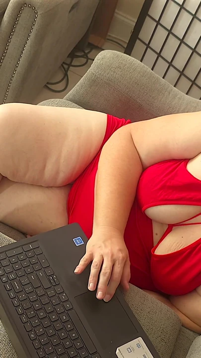 Boşalma beni evden çalışırken izle, sonra senin için mastürbasyon yaparken yarağını benimle sıvazla - boşalmamaya çalış - iri güzel kadın ssbbw