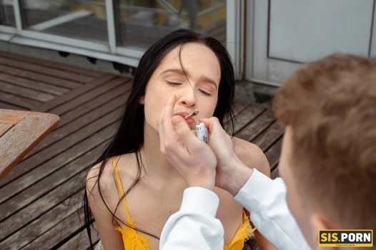 Sis.porn. bakire stepbro ile sigara kayalar ile fahişe