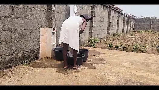 Alice kayınbiraderi tarafından şantaja uğranan genç bir evli kadın!! Fianally ona istediğini veriyor.