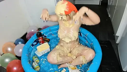 Holly kitten dondurma sundae