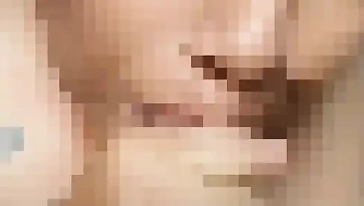 Yengem onu iyi emiyor