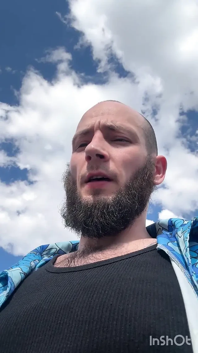 Timmy tussin çılgın umumi banyoda bir benzin istasyonunda karşılaşıyor.