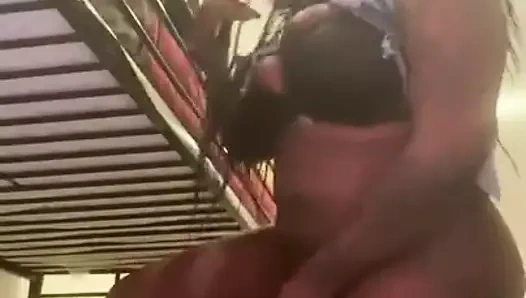 Thicc büyük ganimet tranny patra sikikleri adam 2