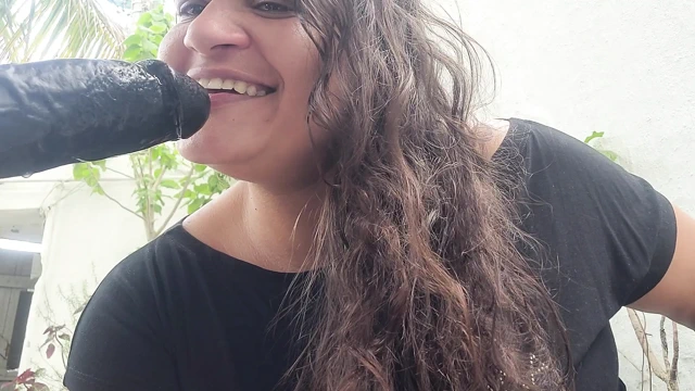 Siyah horozu seviyor