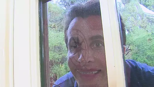 Ateşli esmer üvey babası tarafından sert sikiliyor