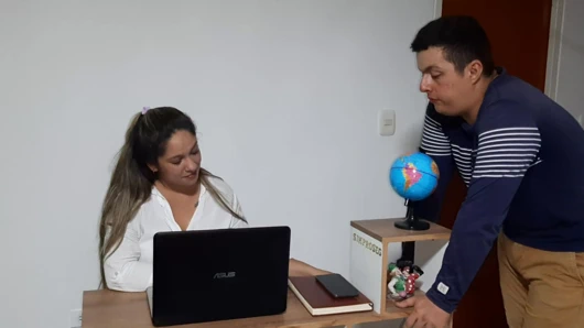 Bir zam için patronumun amını emerim