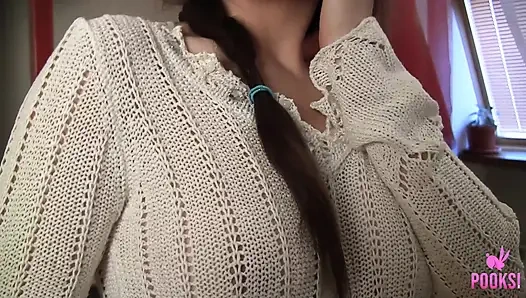 Amira cam dildosunu mümkün olduğunca derine sokuyor!