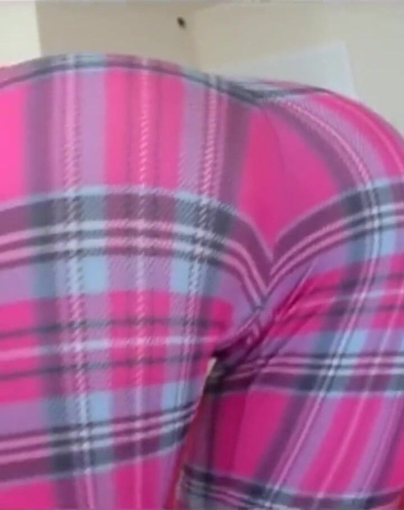 Seksi ve genç Regina Moon amını seviyor