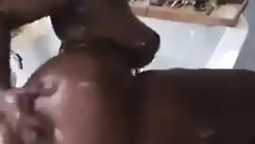 Cherokee d göt banyosu