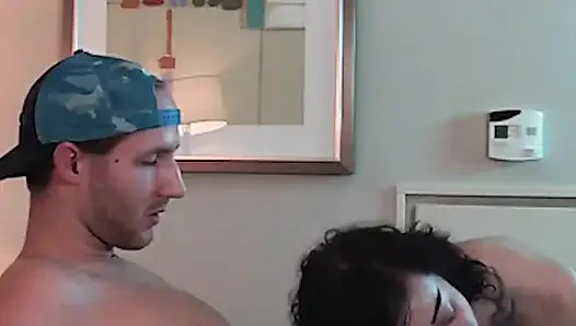 Süper seksi minyon dövmeli genç kız yarak emiyor - derleme 2