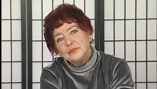 Kıllı kızıl saçlı nine oyuncu seçmelerinde amını sikiyor