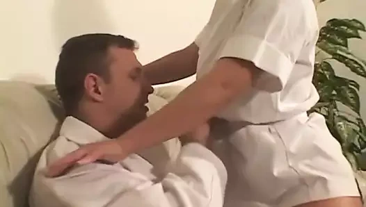 Ahlaksız hemşireler büyük siklere bayılır!!! - (macera numarası 20)