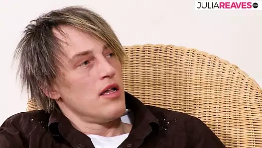 Sarışın iş arkadaşıyla oral seks yapıyor!