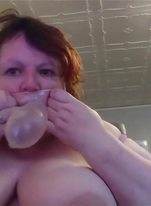 Prezervatifle oynamayı seviyorum