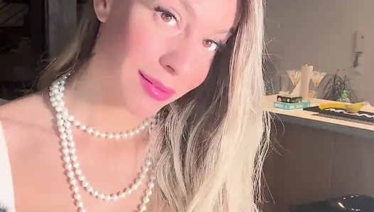 Porno aktrisiniz Polly Gardel'in masaj pornosüne boyun eğme